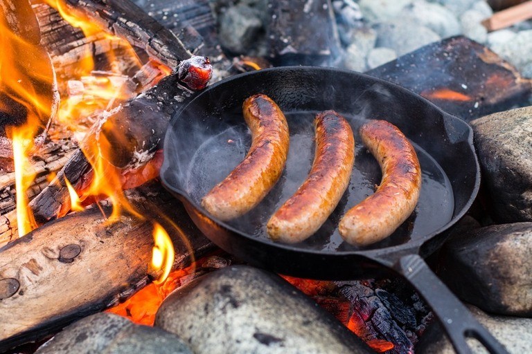 Types of Cookware for Easy Outdoor Feasts Types of Cookware for Easy Outdoor Feasts