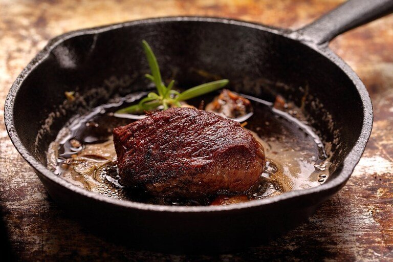 Types of Cookware for Easy Outdoor Feasts Types of Cookware for Easy Outdoor Feasts