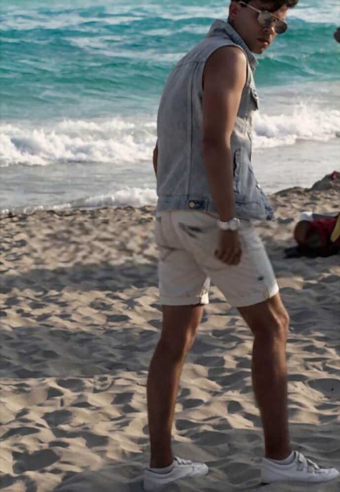 What To Wear To A Beach Party For Guys? What To Wear To A Beach Party For Guys?