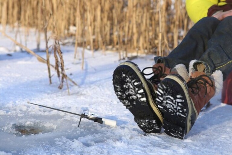 What to Wear When Fishing in Cold Weather? What to Wear When Fishing in Cold Weather?