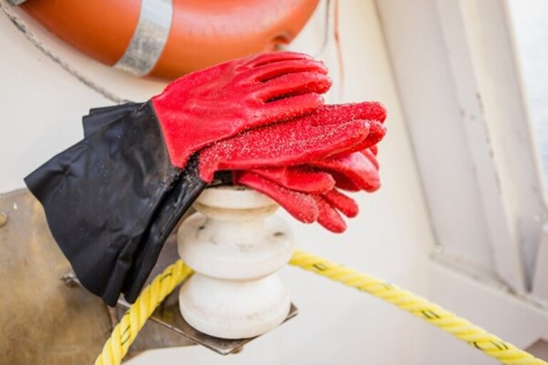 What to Wear When Fishing in Cold Weather? What to Wear When Fishing in Cold Weather?