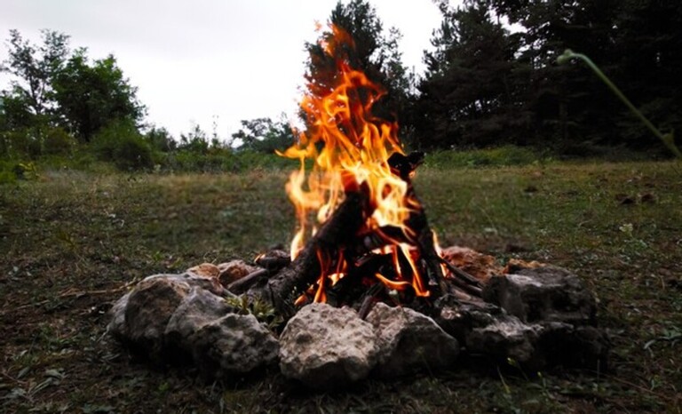 How To Build A Roaring Campfire & Keep It Burning All Night? How To Build A Roaring Campfire & Keep It Burning All Night?